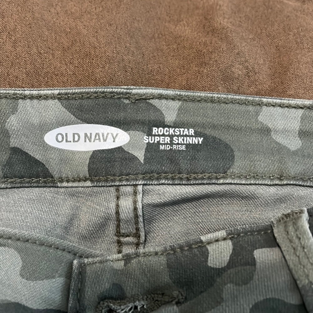 Old Navy camo skinny’s